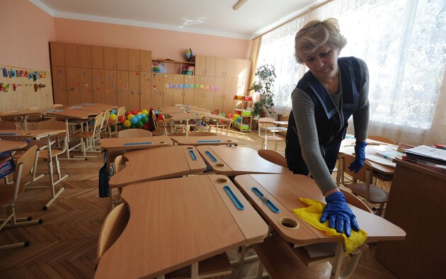 Сразу 240 школ Тернопольской области перешли на дистанционное обучение