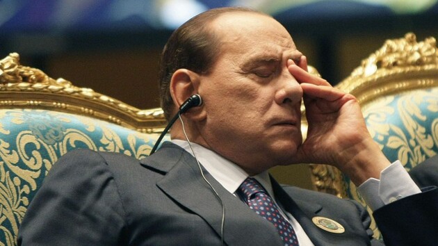 Заразившемуся коронавирусом Берлускони стало лучше. Его дочь тоже заболела 