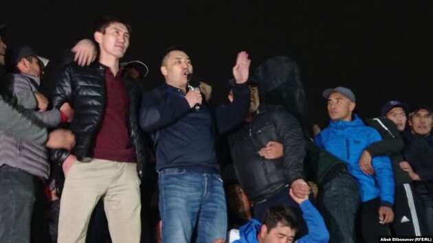 Оппозиция Кыргызстана выдвинула на пост премьера освобожденного из колонии бывшего депутата