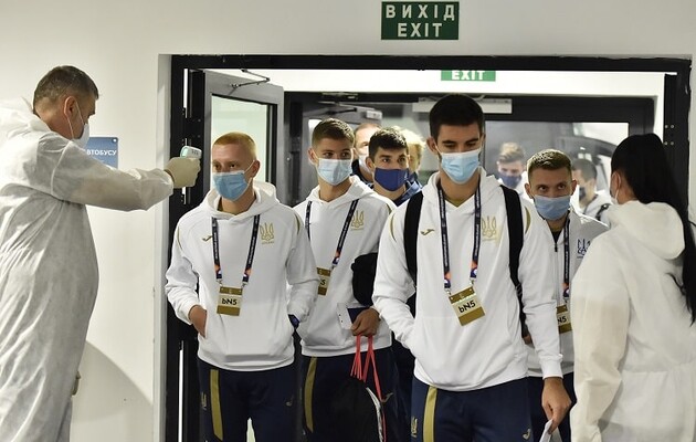 Все футболисты сборной Украины сдали отрицательные тесты на коронавирус перед матчем с Испанией