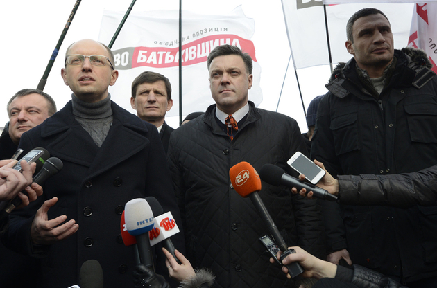 Яценюк пригрозил Януковичу ответными радикальными действиями