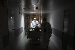 Держстат: В Україні з початку року від коронавірусу померли 4 300 осіб 