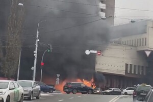 В центре Киева вспыхнул масштабный пожар 