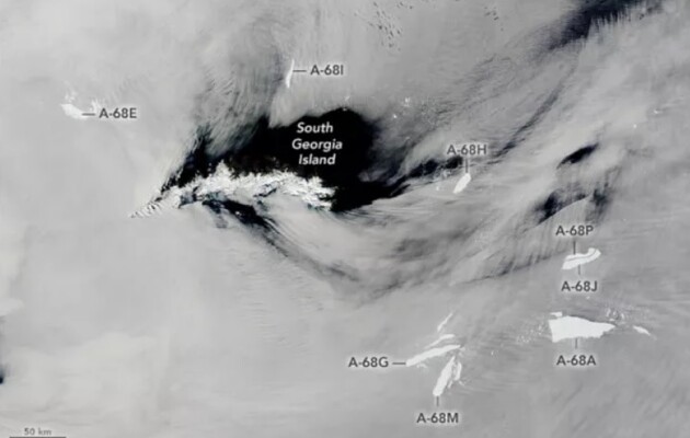 Крупнейший айсберг в мире распался на части