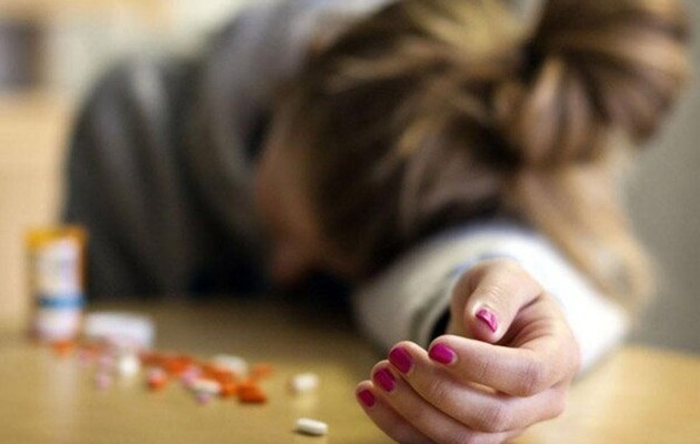 В Луцке 13-летняя школьница отравилась таблетками