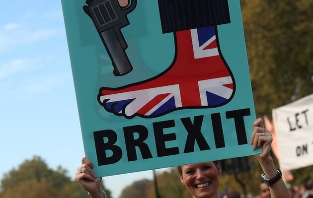 Британия начинает чувствовать реальные последствия Brexit — The Economist