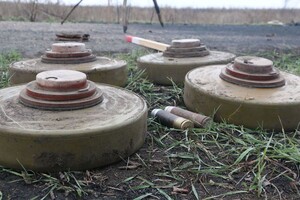 Более 400 противотанковых мин: оккупанты заминировали подходы к селу на Донетчине