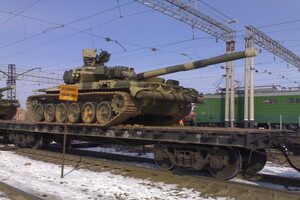 Россия с начала года перебросила в Донбасс десятки единиц техники, оружие и 335 тонн боеприпасов – Хомчак 