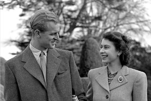 Принц Филипп умер в возрасте 99 лет: что известно о жизни мужа Елизаветы II