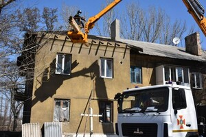 С начала года украинские спасатели отремонтировали почти 40 домов мирных жителей Донбасса