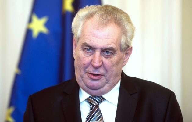 Президент Чехии впервые прокомментировал скандал со взрывами на складах боеприпасов