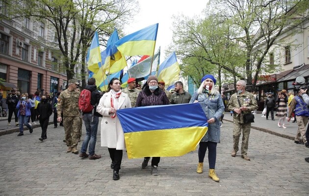 Годовщина событий 2 мая в Одессе: жители города вышли на Марш защитников 