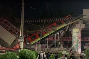 В Мехико обрушился мост метро — есть погибшие