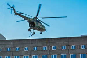 В антитеррористических учениях в Виннице задействовали авиацию: фоторепортаж