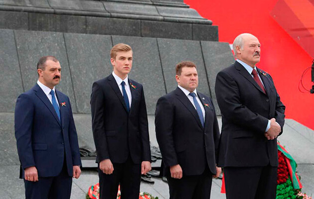 Министры и сын Лукашенко попали под санкции ЕС