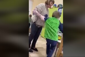 В Киеве уволили учительницу за избиение ребенка