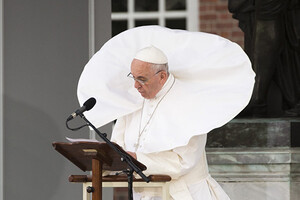 Папа Римський переніс операцію: як він почувається