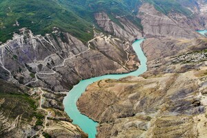 В Дагестане над Сулакским каньоном оборвались качели с туристами 