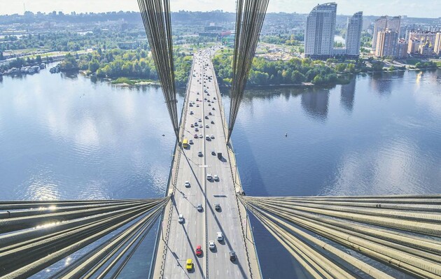 Движение на Северном мосту Киева частично ограничат до конца месяца 