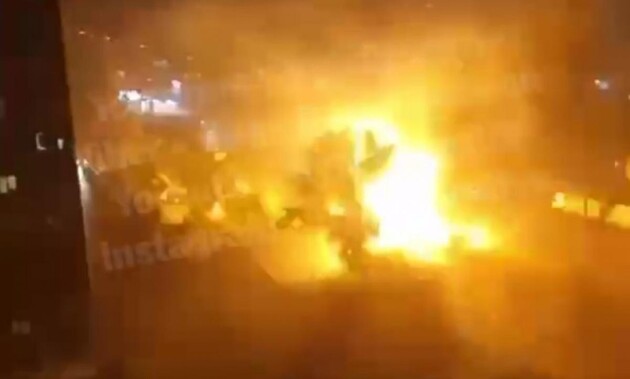 В Киеве молния ударила в электрощитовую: видео