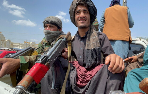 “Возвращайтесь с деньгами, а не с оружием”: один из главарей “Талибана” призвал Запад признать группировку