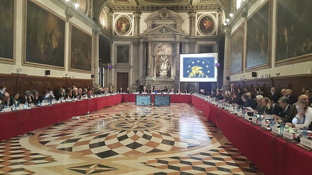 Венеціанська комісія дасть висновок щодо законопроекту про олігархів в грудні 