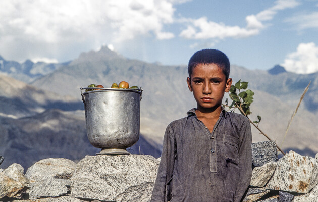 Афганистану грозят голод и холод. Что будет дальше?