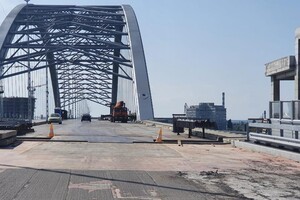На строительстве Подольского моста в Киеве украли 150 млн гривень