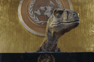 «Не выбирайте вымирание»: говорящий динозавр с трибуны ООН призвал задуматься о глобальном потеплении