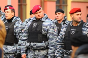 Суд разрешил допросить обвиняемых в расстреле Майдана экс-беркутовцев по видеосвязи