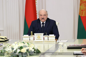 Поляки поливали мигрантов отравленной ядохимикатами водой — Лукашэнка