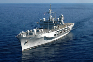 Американцы отправили в Черное море «корабль-хакер»