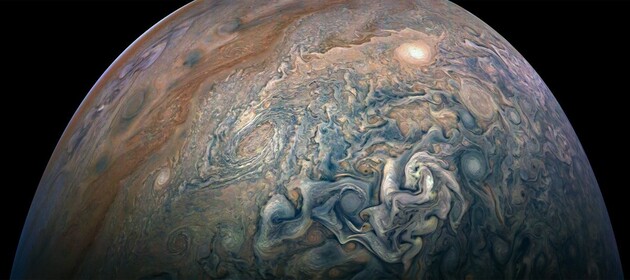 Ученые рассказали, как появляются гигантские циклоны на Юпитере