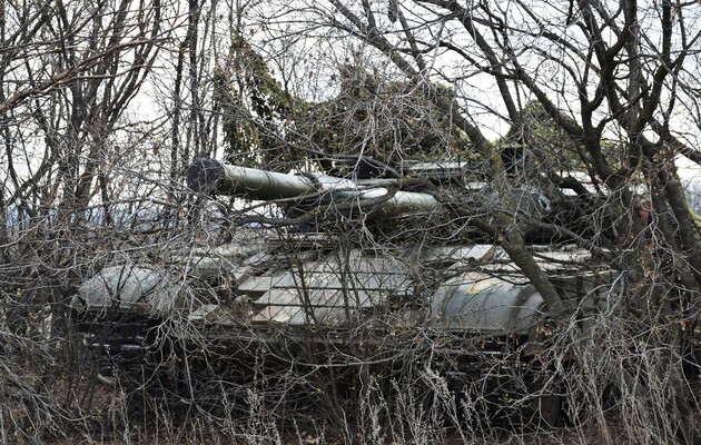 Оккупанты наводнили тяжелой военной техникой территорию Донбасса