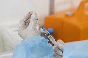 В Австрии с февраля вводят обязательную вакцинацию от COVID-19 