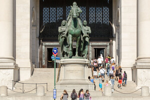 Исторический музей в Нью-Йорке убрал памятник Теодору Рузвельту из-за признаков расизма - видео