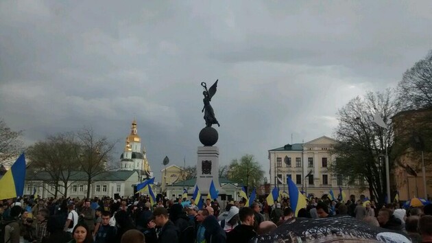 В Харькове прошел многотысячный “Марш Єдності”