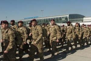 В Польшу продолжают прибывать самолеты с американскими военными