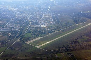В результате авиаудара по аэродрому Луцка погибли двое военных — глава ОВА