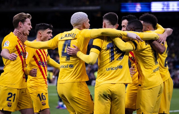 "Barcelona" defeated "Real" in El Clásico