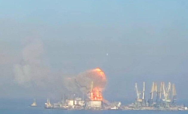 Во время атаки в Бердянске повреждения получили еще три вражеских корабля