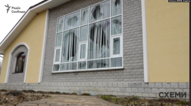Обломки сбитой вражеской ракеты повредили дом экс-премьера Фокина в Киеве
