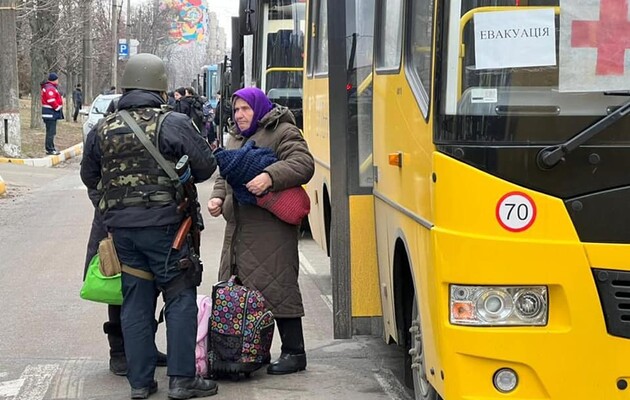 Из Северодонецка и Лисичанска эвакуировали еще полтысячи украинцев