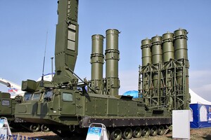 В Беларуси к украинской границе следует колонна с ракетными комплексами С-300