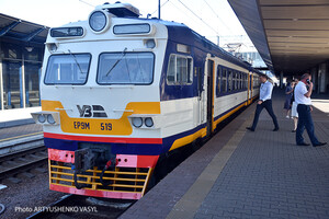В Україні відновлюється рух приміських поїздів за п'ятьма напрямками