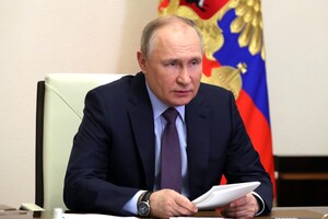 Путин принимал решение о нападении на Украину в узком кругу - Bloomberg