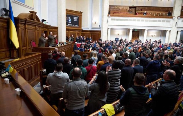 Парламент принял за основу законопроект об изменениях в работе местного самоуправления на время военного положения