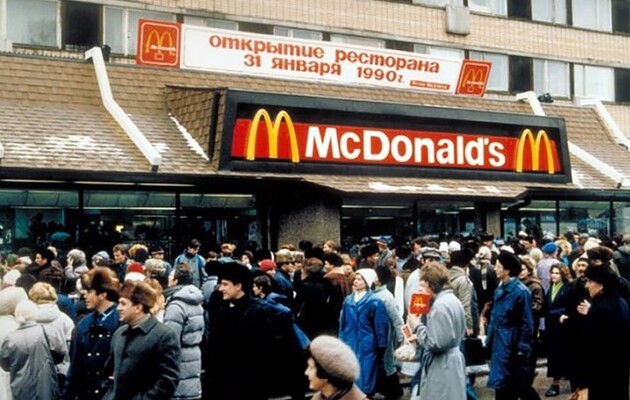 Надежды россиян на временность закрытия McDonald's потерпели крах: 