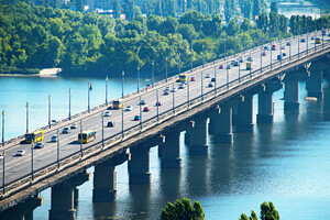 В Киеве открыли еще два моста и запустили новые маршруты общественного транспорта: список