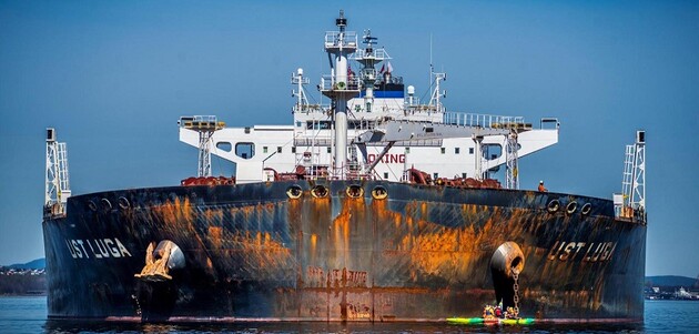 Российская нефть перевозится танкерами под флагом Либерии
